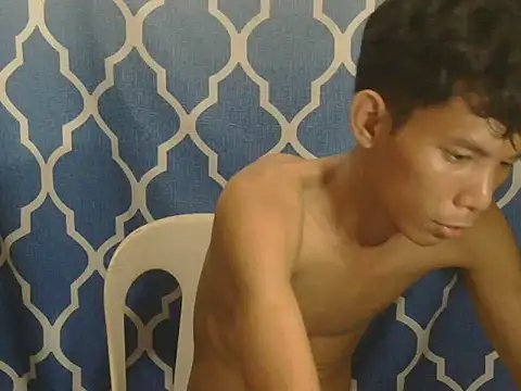 AsiancockinsanのライブXXXチャット