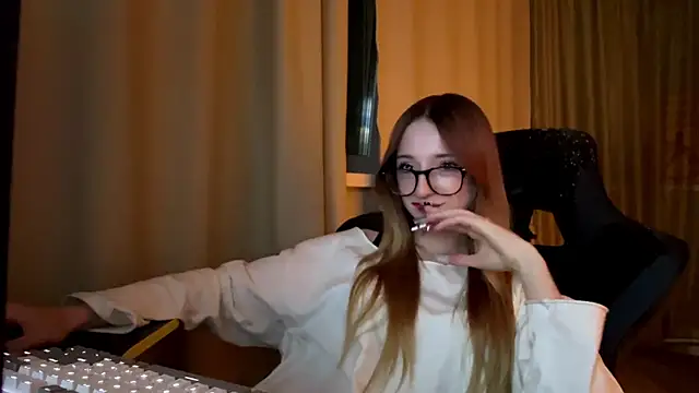 Sunshine_Kira Webcam-Show