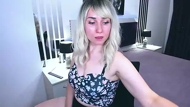 دردشة MilenaBlossom الجنسية المباشرة