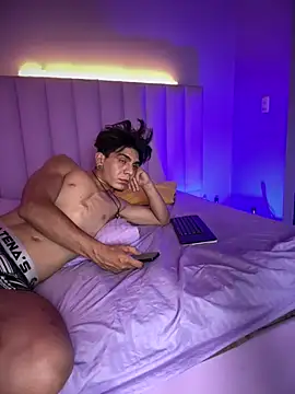 abrilandjulian's Live XXX Chat
