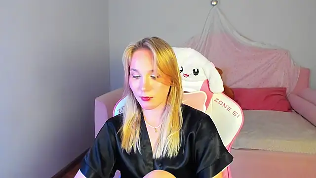 Chat XXX en directo de ElaraVoltage