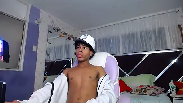 Santy_bigcock_01 webcam show