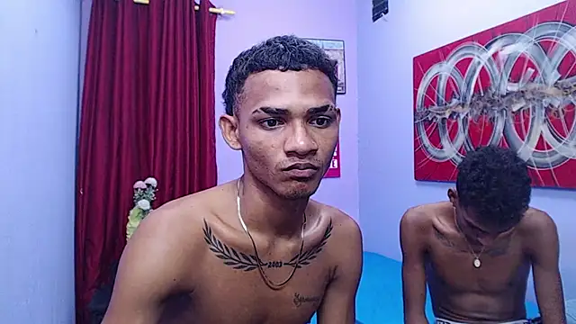 black_twinks Show in webcam