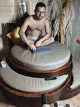 XXX chat uživo modela JacobWestt
