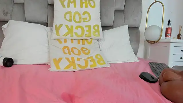 Chat +18 de gaby_smit__ ao vivo