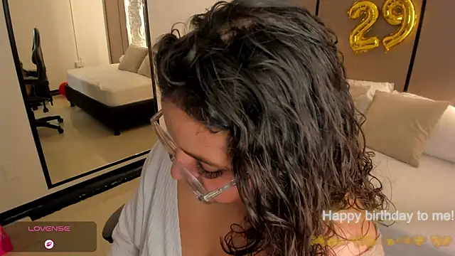 lilly_ass_ élő XXX-chatje