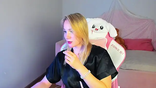 ElaraVoltage – Naživo XXX chat