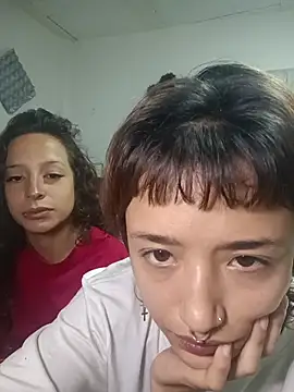 Chat XXX ao vivo de AlexxaAndRileyy