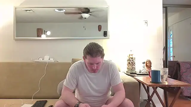 9VOLTT élő XXX-chatje