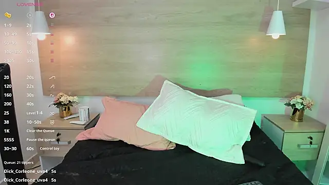 ninaBravu 即時 XXX 聊天