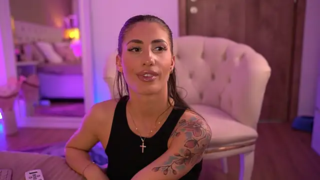 OhhAisha Chat XXX live