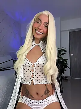 miss_tatiana_ Adlı Modelin Canlı XXX Sohbeti