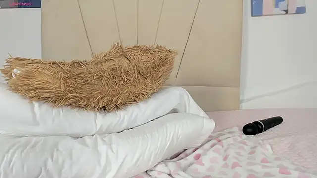 XXX chat uživo modela Sophia_Ebony