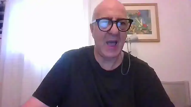 ANONIMO7735 Chat XXX in diretta