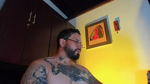 Chatroom XXX en direct de CamiloGray_