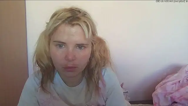 HornyElena Adlı Modelin Canlı XXX Sohbeti