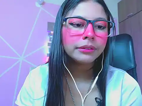 _ALLYSON18_ Adlı Modelin Canlı XXX Sohbeti