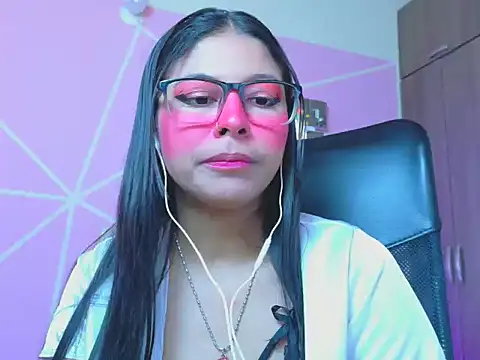 _ALLYSON18_ élő XXX-chatje