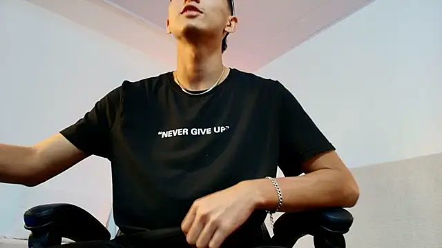 Онлайн чат XXX Valentino_Rey