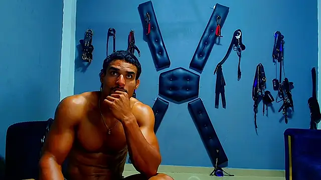 adonisdios22 Adlı Modelin Canlı XXX Sohbeti