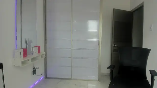 Chat +18 de nairobbits ao vivo