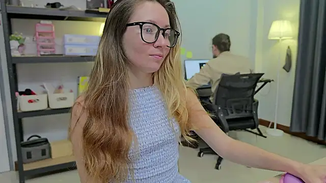 دردشة Mini_girl_do_it_better الجنسية المباشرة