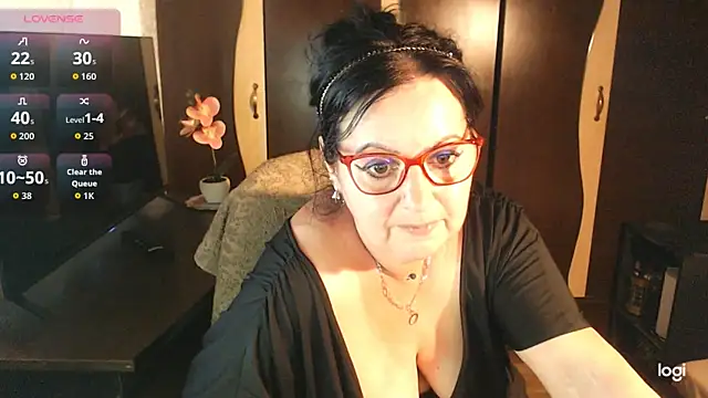 exiMIlf Chat XXX live