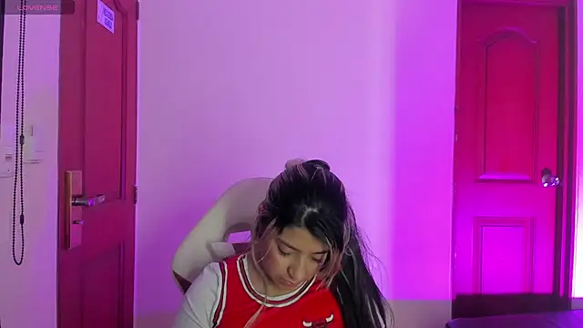 Dahiana_Dmour_'s Live XXX Chat