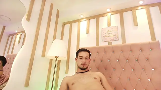 Leonard_Foxx Chat XXX in diretta