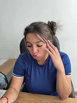 LIZ-06_ Chat XXX live