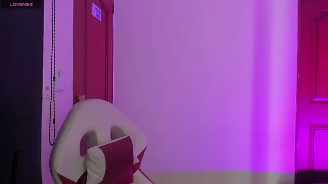 Dahiana_Dmour_'s Live XXX Chat