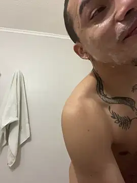 AlphaMasterXxx Adlı Modelin Canlı XXX Sohbeti