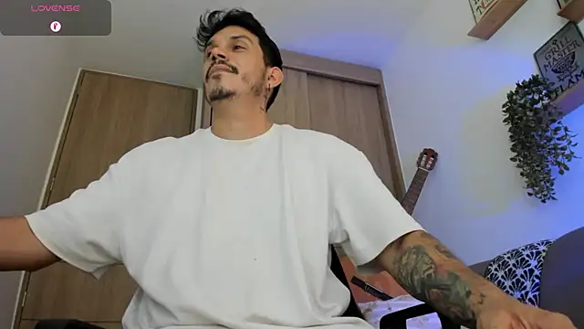 Show Webcam de alejandro_stark