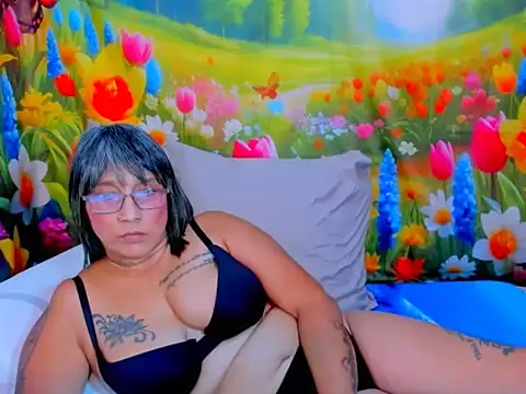 indianroxy's Live XXX Chat