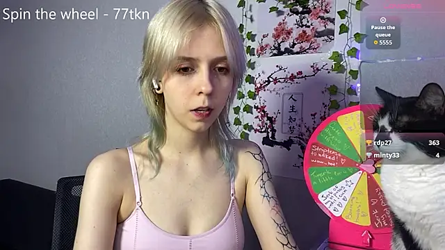 LunaBless Adlı Modelin Canlı XXX Sohbeti