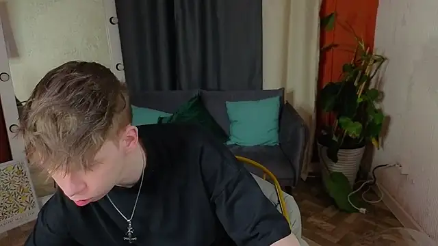 XXX chat uživo modela EliotMars