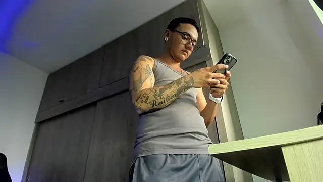 Chat +18 de male_pussy ao vivo