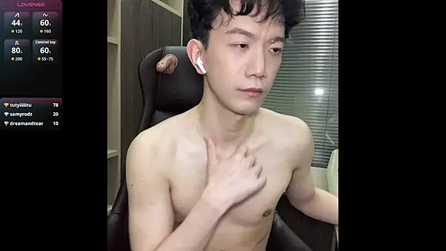CouplingCry 在線直播表演