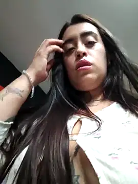 MissNyraSecret live XXX chat