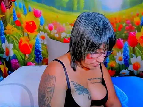 indianroxy XXX чат на живо