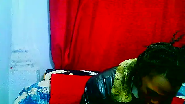 Chat +18 de freaky_naughty ao vivo