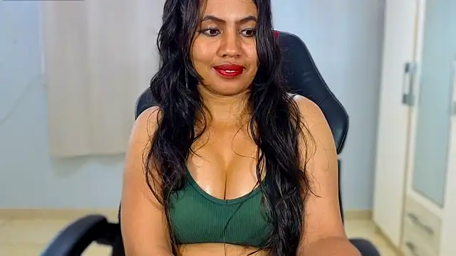 دردشة FannyXhot الجنسية المباشرة