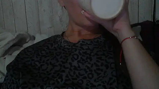 Bella--White's Live XXX Chat