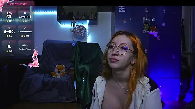 DaddysLittleSlutfox Webcam show