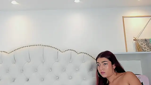 Chat +18 de Sara_funy ao vivo