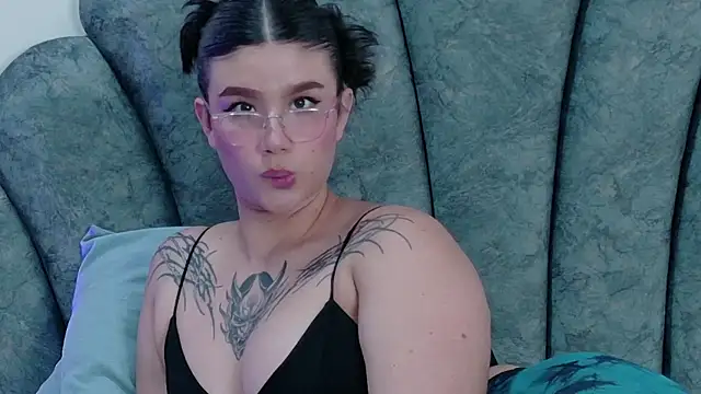 Emily-Cooper- чат на живо