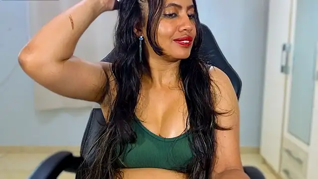 FannyXhot élő XXX-chatje