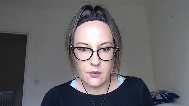Humiliatrixxxx Live XXX-Chat