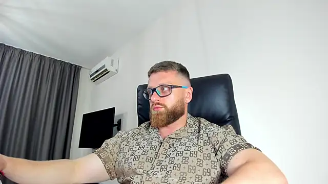 Findom_guy webkamerás műsora