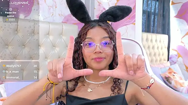 Chat +18 de angeline_scot ao vivo